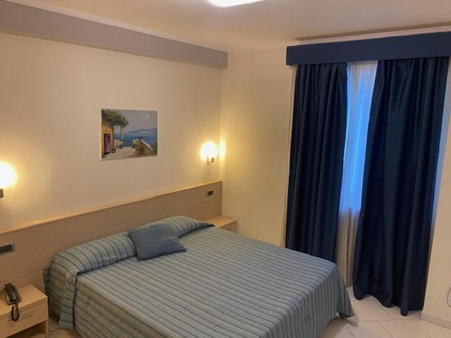 Hotel Cosmomare П'яно-ді-Сорренто Екстер'єр фото