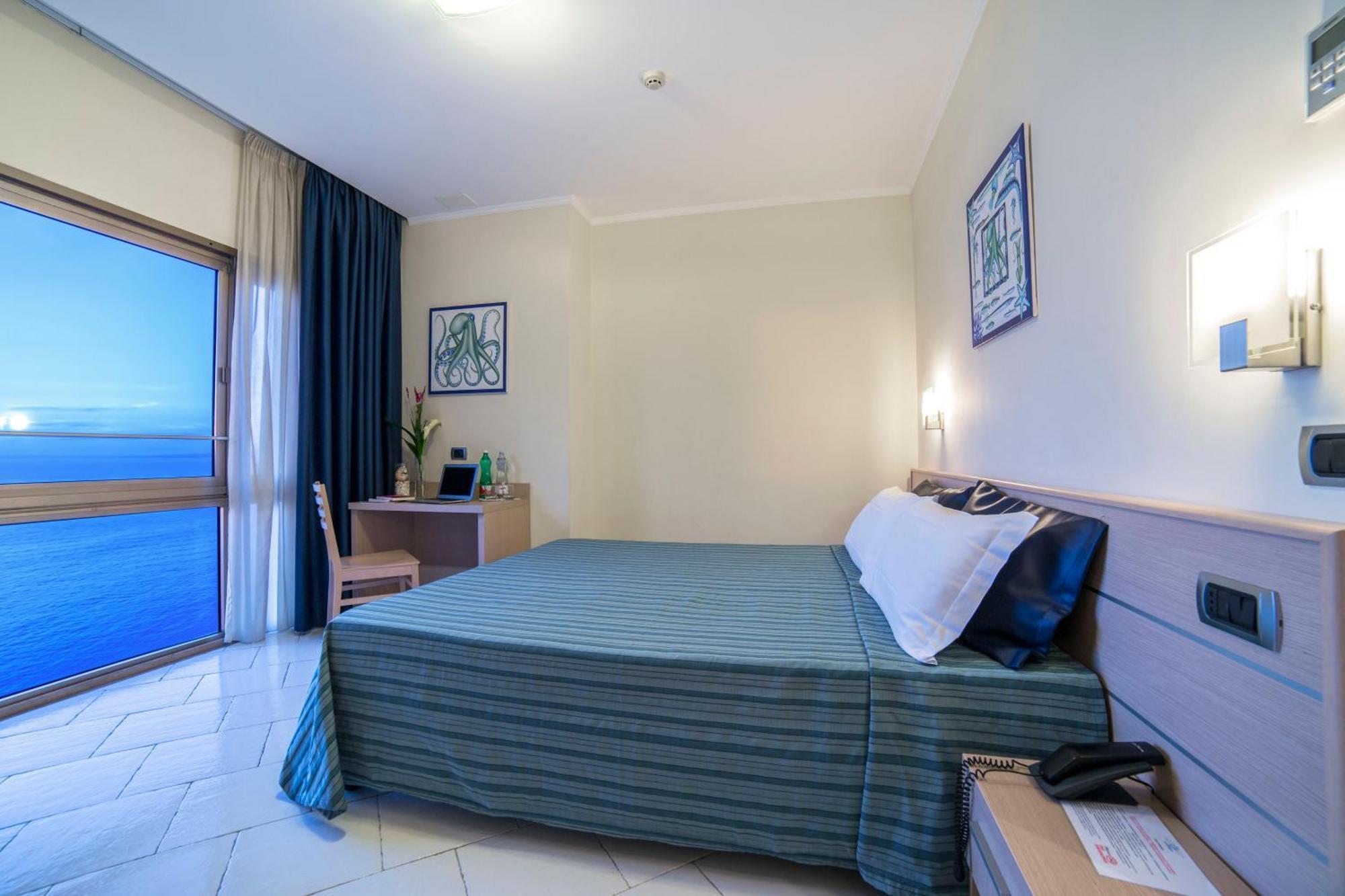 Hotel Cosmomare П'яно-ді-Сорренто Екстер'єр фото